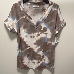 New Women’s Size Medium Brown Blue Tie-Dye V-Neck Short sleeve Top by First Love